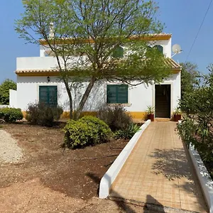 vivenda-esteval-de-mouros.hotelaalgarve.com/